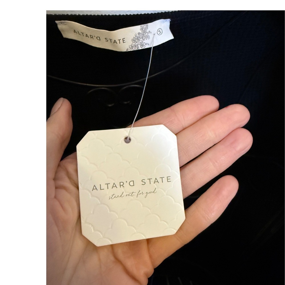 Altar'd State Black Waffle Knit New w Tags Retail $58 Snap Scoop Neck shirt Boho - Picture 4 of 4